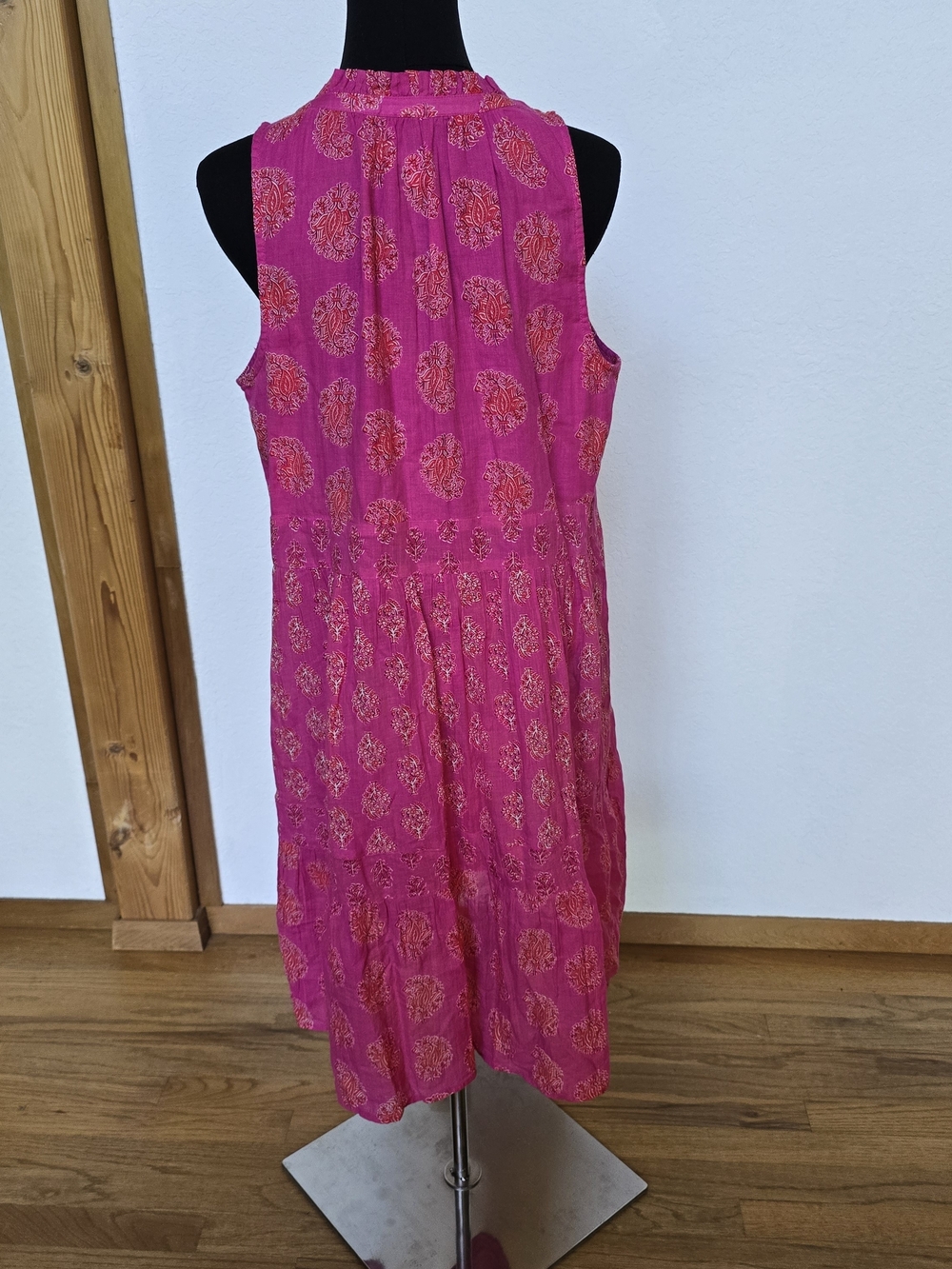 J. Jill Sleeveless Pink Dress with Gold Paisley Print - Picture 2 of 3
